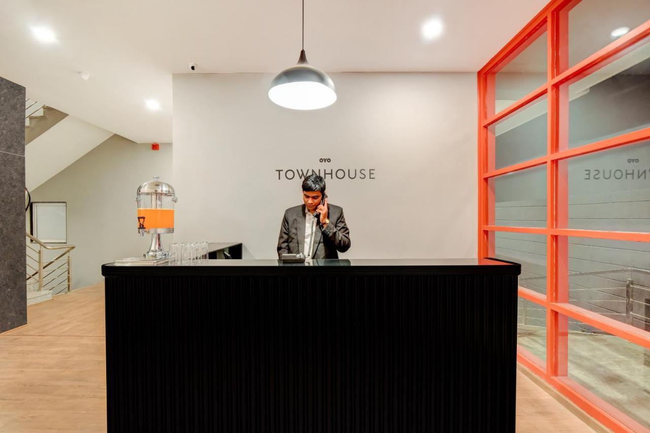 Townhouse 207 Hotel Downtown My Stay Jaipur Bagian luar foto