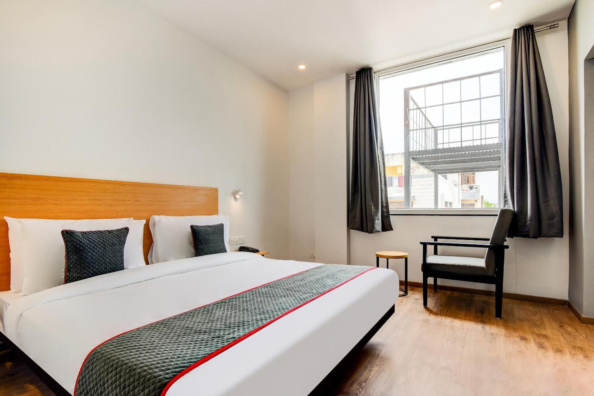 Townhouse 207 Hotel Downtown My Stay Jaipur Bagian luar foto
