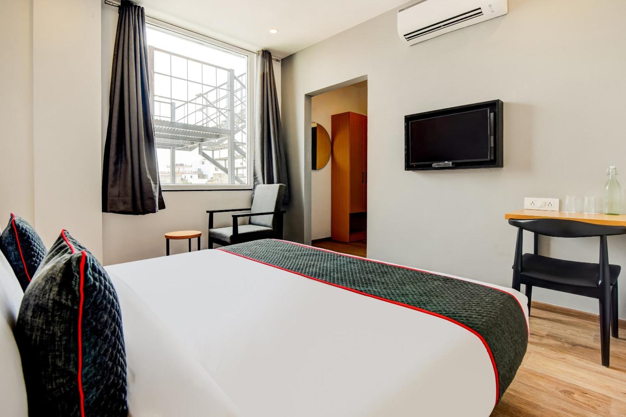Townhouse 207 Hotel Downtown My Stay Jaipur Bagian luar foto