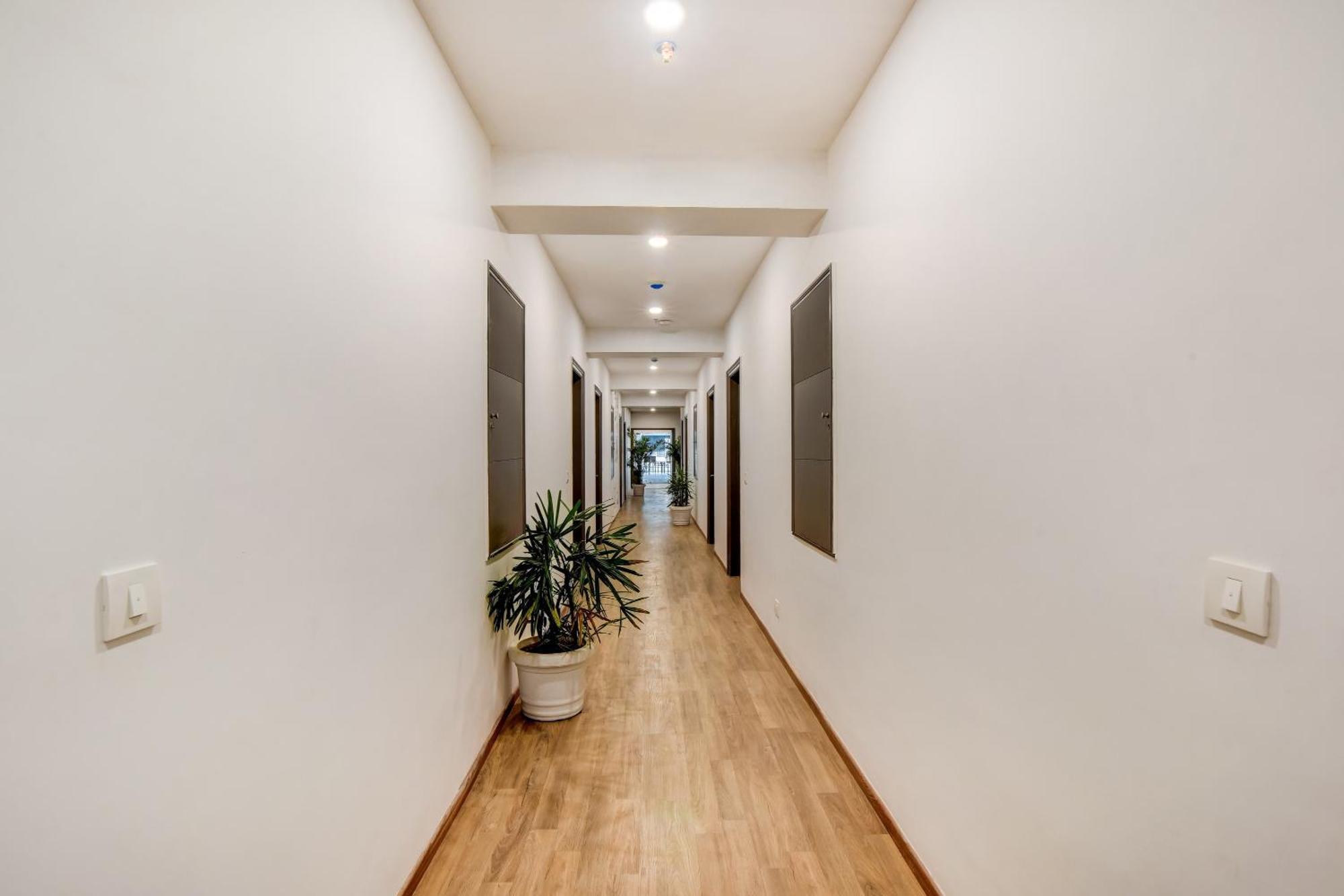 Townhouse 207 Hotel Downtown My Stay Jaipur Bagian luar foto