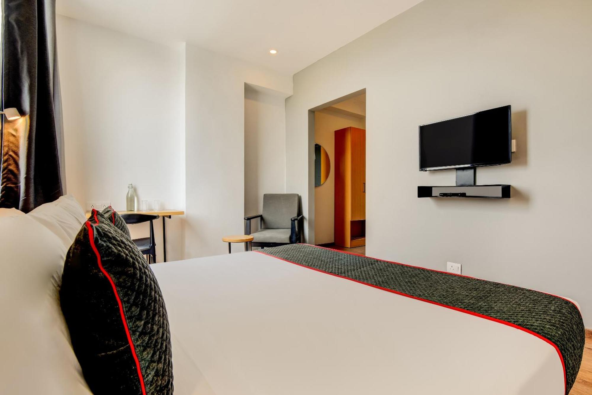 Townhouse 207 Hotel Downtown My Stay Jaipur Bagian luar foto