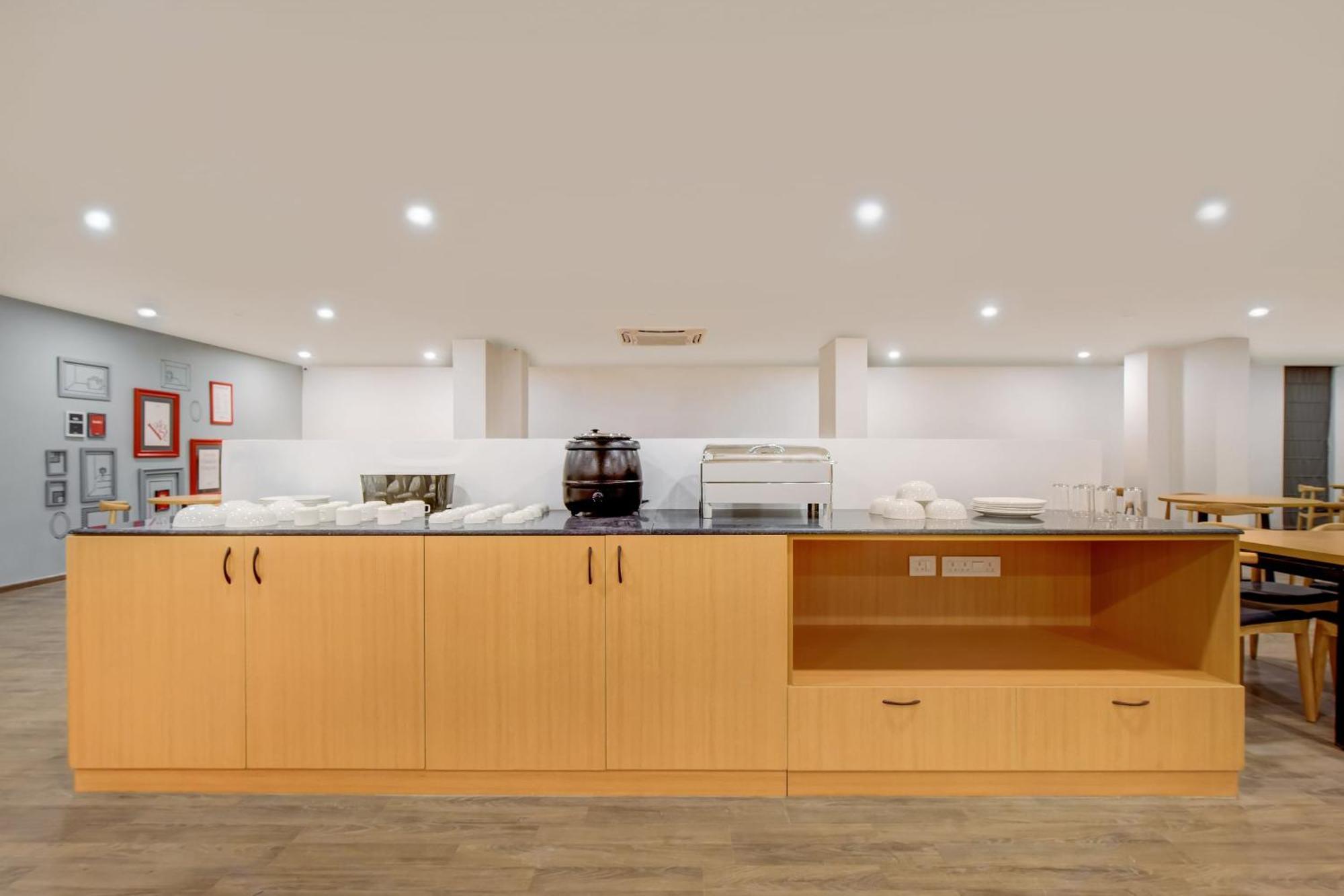 Townhouse 207 Hotel Downtown My Stay Jaipur Bagian luar foto