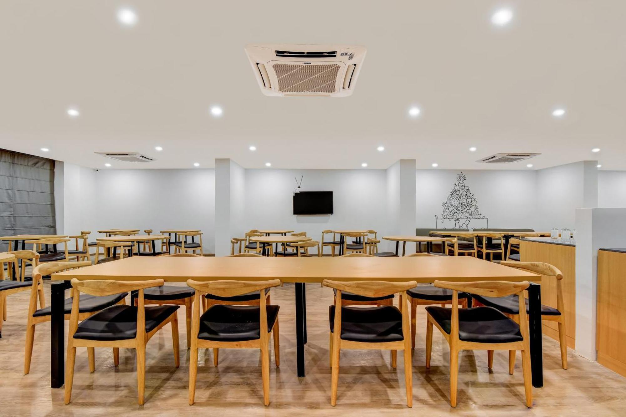 Townhouse 207 Hotel Downtown My Stay Jaipur Bagian luar foto