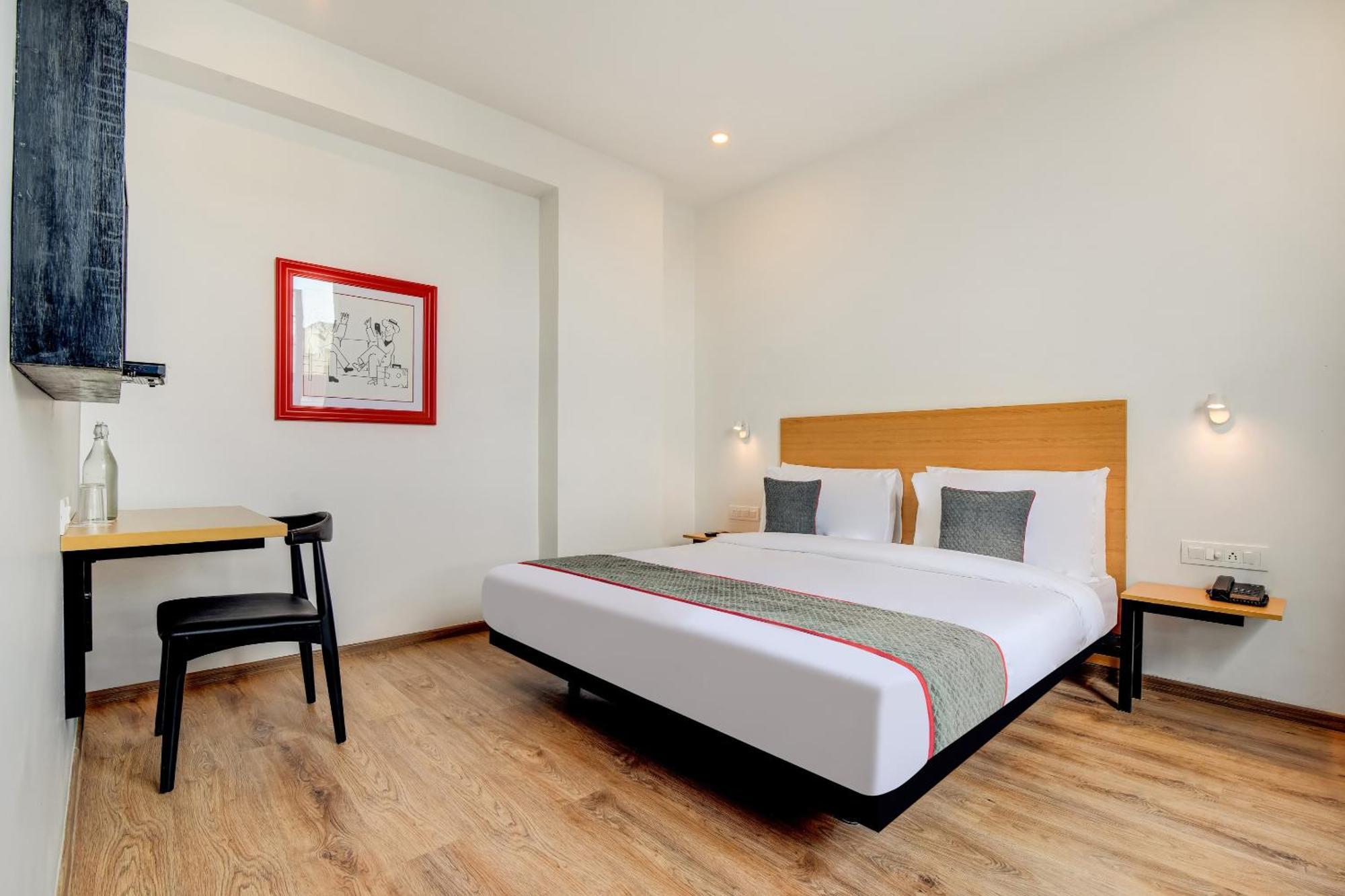Townhouse 207 Hotel Downtown My Stay Jaipur Bagian luar foto