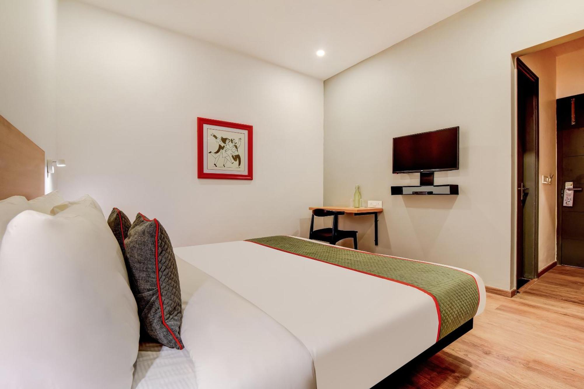 Townhouse 207 Hotel Downtown My Stay Jaipur Bagian luar foto