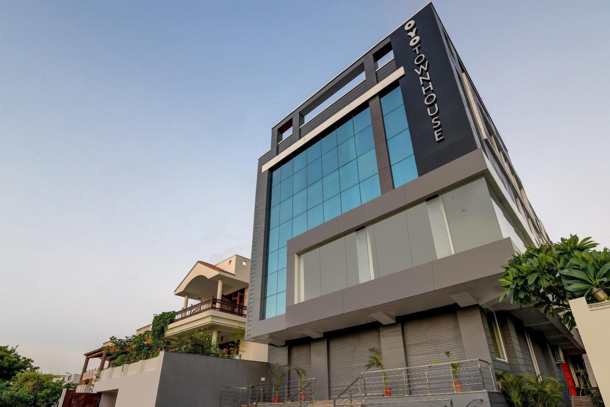 Townhouse 207 Hotel Downtown My Stay Jaipur Bagian luar foto
