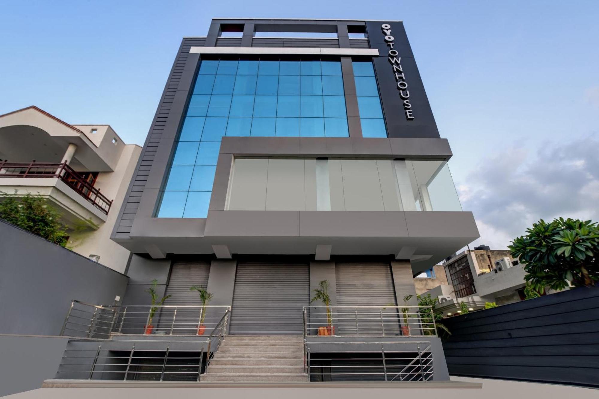 Townhouse 207 Hotel Downtown My Stay Jaipur Bagian luar foto